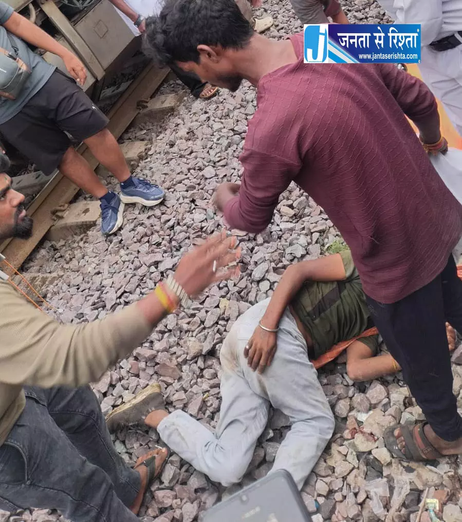 रायपुर में ट्रेन के सामने कूदा युवक रायपुर में ट्रेन के सामने कूदा युवक