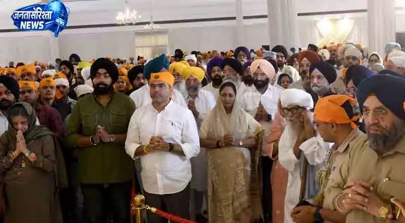 Delhi CJI और SGPC प्रमुख ने तेजा सिंह समुंदरी को श्रद्धांजलि दी Delhi CJI और SGPC प्रमुख ने तेजा सिंह समुंदरी को श्रद्धांजलि दी