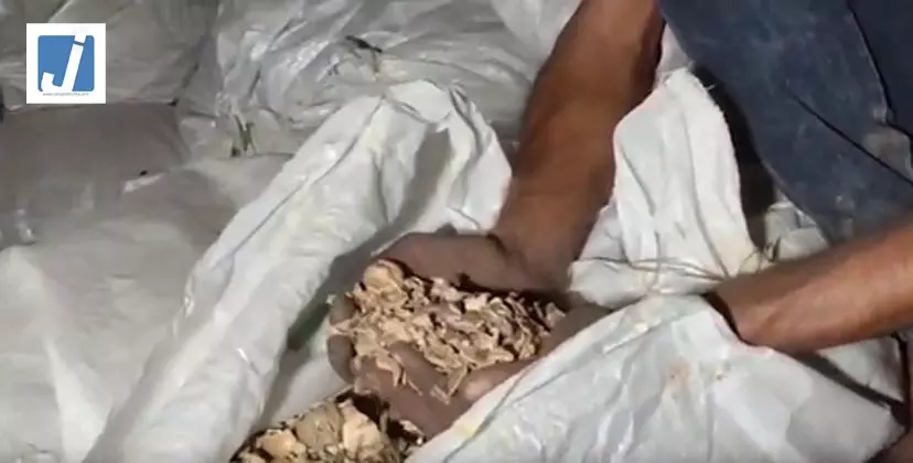 ट्रक से 3 करोड़ का डोडा चूरा जब्त, एस्कॉर्ट कर रही कार की टक्कर से बाइक सवार दो लोगों की मौत ट्रक से 3 करोड़ का डोडा चूरा जब्त, एस्कॉर्ट कर रही कार की टक्कर से बाइक सवार दो लोगों की मौत