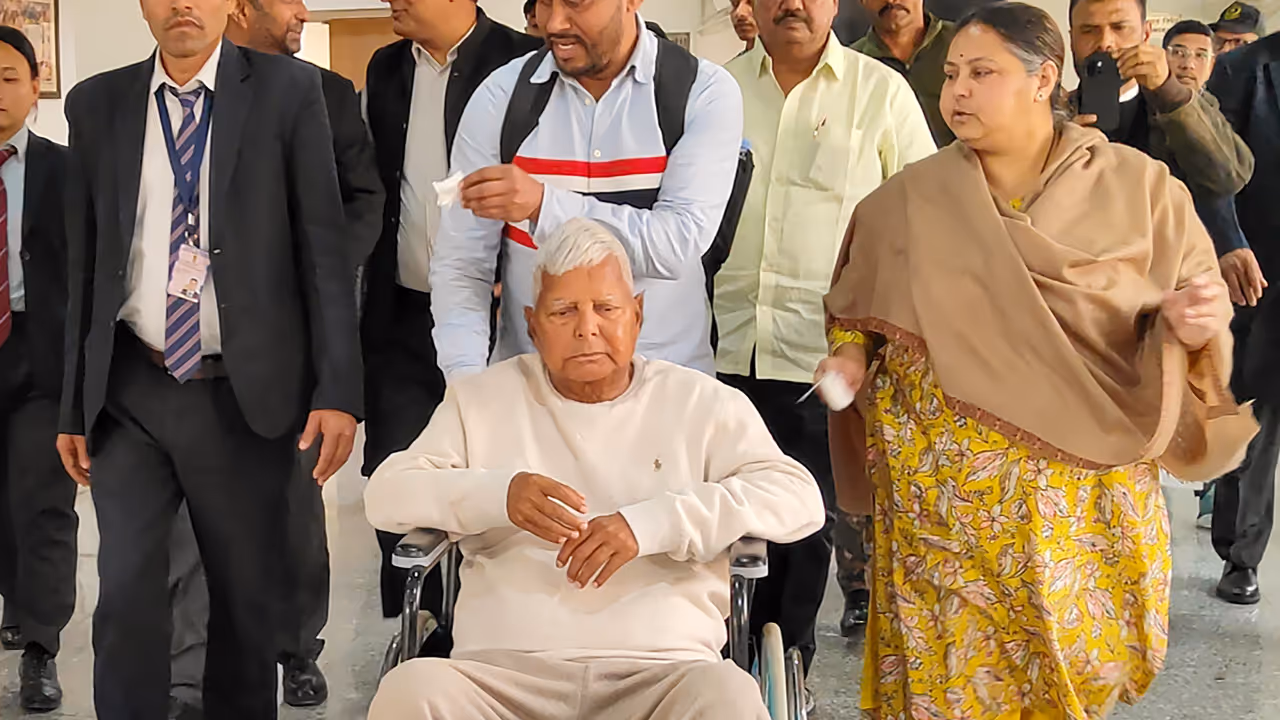 सेहत बिगड़ने के बाद लालू प्रसाद यादव अस्पताल में भर्ती सेहत बिगड़ने के बाद लालू प्रसाद यादव अस्पताल में भर्ती