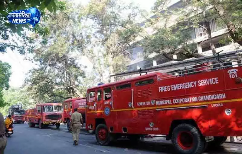 अग्नि सुरक्षा नियमों से मनाली के होटल कारोबारी परेशान अग्नि सुरक्षा नियमों से मनाली के होटल कारोबारी परेशान