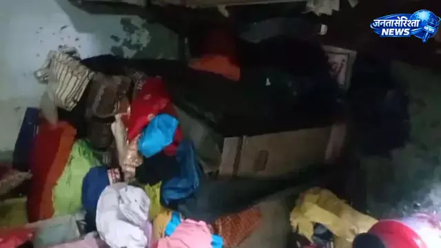 सूने मकान का ताला तोड़कर डेढ़ लाख और जमीन के दस्तावेज चोरी, पुलिस जांच में जुटी सूने मकान का ताला तोड़कर डेढ़ लाख और जमीन के दस्तावेज चोरी, पुलिस जांच में जुटी