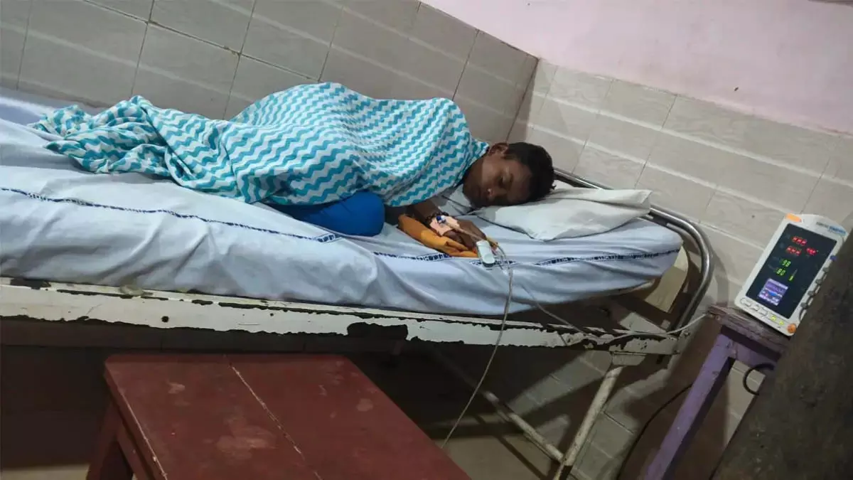 स्कूल में नशीली दवाई की सप्लाई, खाते ही कई स्टूडेंट्स बेहोश स्कूल में नशीली दवाई की सप्लाई, खाते ही कई स्टूडेंट्स बेहोश