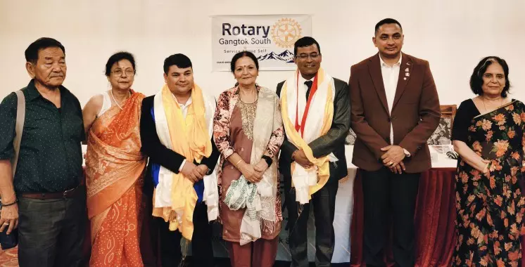 गंगटोक साउथ रोटरी क्लब की नई टीम का गठन, सेवा और सामाजिक कार्यों पर रहेगा फोकस गंगटोक साउथ रोटरी क्लब की नई टीम का गठन, सेवा और सामाजिक कार्यों पर रहेगा फोकस