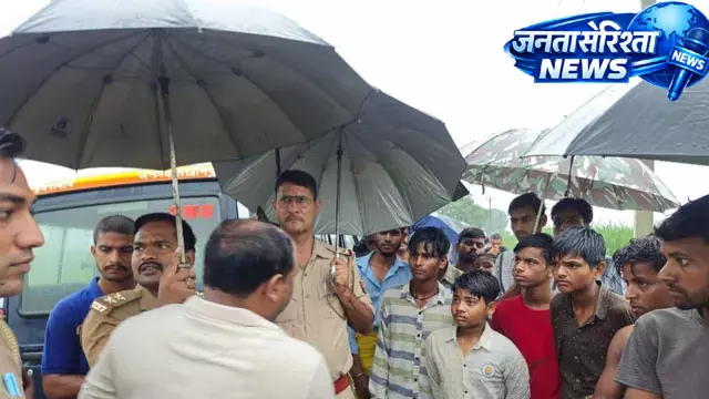 गन्ने के खेत में मिला मानव कंकाल, बाघ हमले की आशंका; महेशपुर वन रेंज में जांच शुरू गन्ने के खेत में मिला मानव कंकाल, बाघ हमले की आशंका; महेशपुर वन रेंज में जांच शुरू