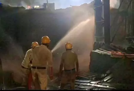 पश्चिम बर्दवान की स्पंज आयरन फैक्ट्री में विस्फोट, चार मजदूर घायल पश्चिम बर्दवान की स्पंज आयरन फैक्ट्री में विस्फोट, चार मजदूर घायल