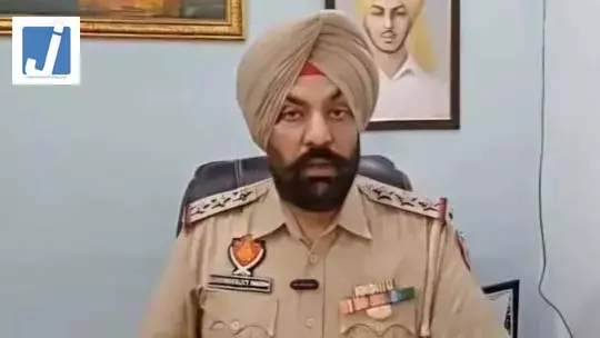 Police ने पुलिस इंस्पेक्टर को किया गिरफ्तार, अमेरिकी जांच एजेंसी FBI के खुलासे के बाद बड़ा एक्शन Police ने पुलिस इंस्पेक्टर को किया गिरफ्तार, अमेरिकी जांच एजेंसी FBI के खुलासे के बाद बड़ा एक्शन