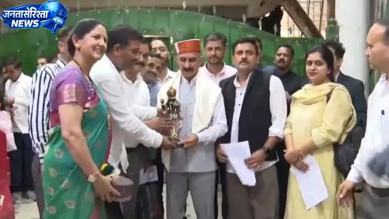 नई पेंशन स्कीम कर्मचारी महासंघ ने जताया CM का आभार नई पेंशन स्कीम कर्मचारी महासंघ ने जताया CM का आभार