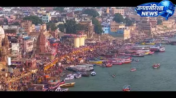 गंगा आरती स्थलcपर पहुंचा पानी, प्रशासन ने लिया फैसला गंगा आरती स्थलcपर पहुंचा पानी, प्रशासन ने लिया फैसला