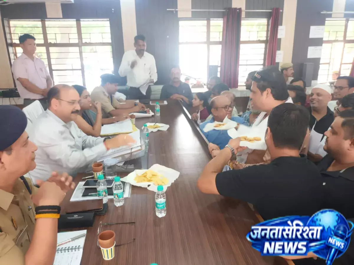 Tehsil सदर में जनता की समस्याएं सुनीं, समयबद्ध समाधान का दिया भरोसा Tehsil सदर में जनता की समस्याएं सुनीं, समयबद्ध समाधान का दिया भरोसा