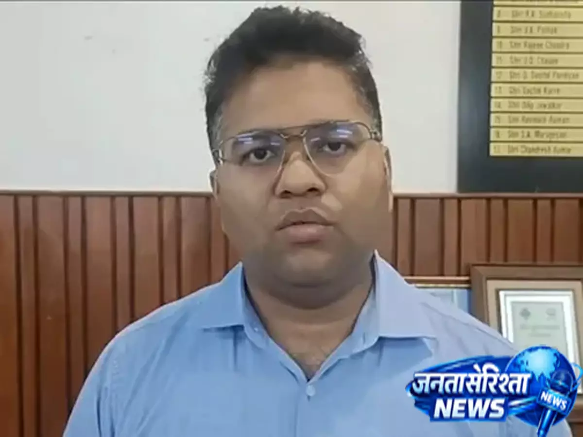 Kedarnath हाईवे पर पत्थर गिरने का खतरा, यात्रियों की सुरक्षा बढ़ाई गई Kedarnath हाईवे पर पत्थर गिरने का खतरा, यात्रियों की सुरक्षा बढ़ाई गई