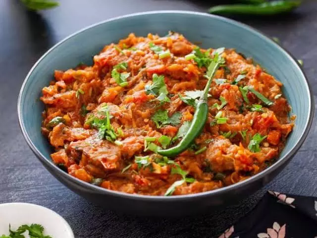 ढाबा स्टाइल बैंगन का भरता, नोट करें आसान रेसिपी ढाबा स्टाइल बैंगन का भरता, नोट करें आसान रेसिपी