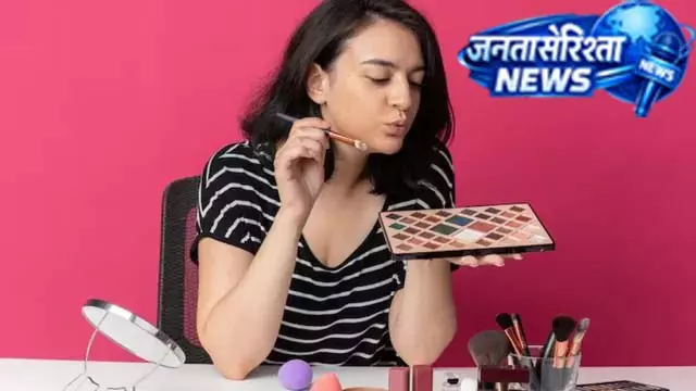 नॉर्मल मेकअप को बनाएं लॉन्ग लास्टिंग, ये ट्रिक्स आएंगी काम नॉर्मल मेकअप को बनाएं लॉन्ग लास्टिंग, ये ट्रिक्स आएंगी काम