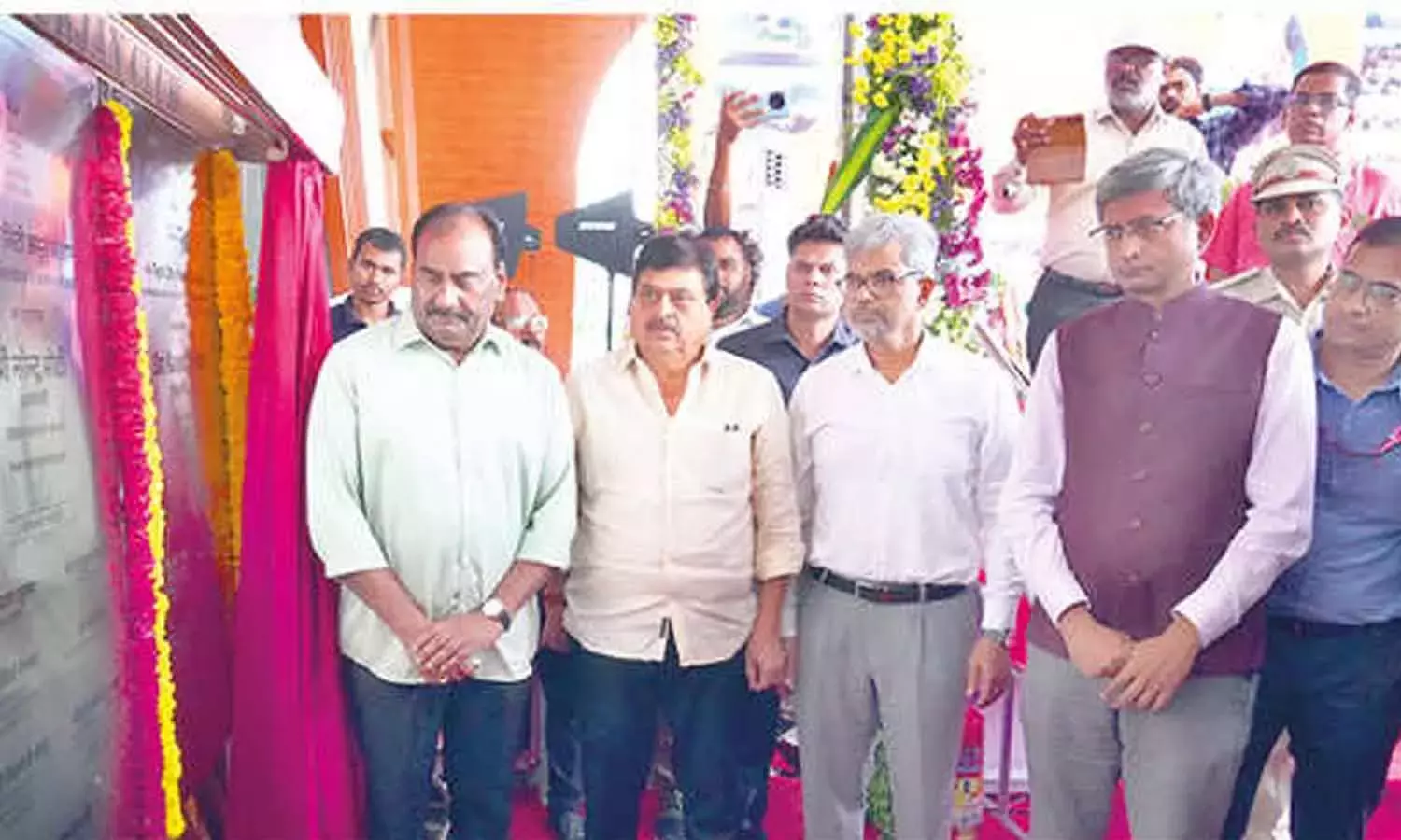 हैदराबाद बुलेट ट्रेन हब के तौर पर उभरेगा: रामचंद्र राव हैदराबाद बुलेट ट्रेन हब के तौर पर उभरेगा: रामचंद्र राव