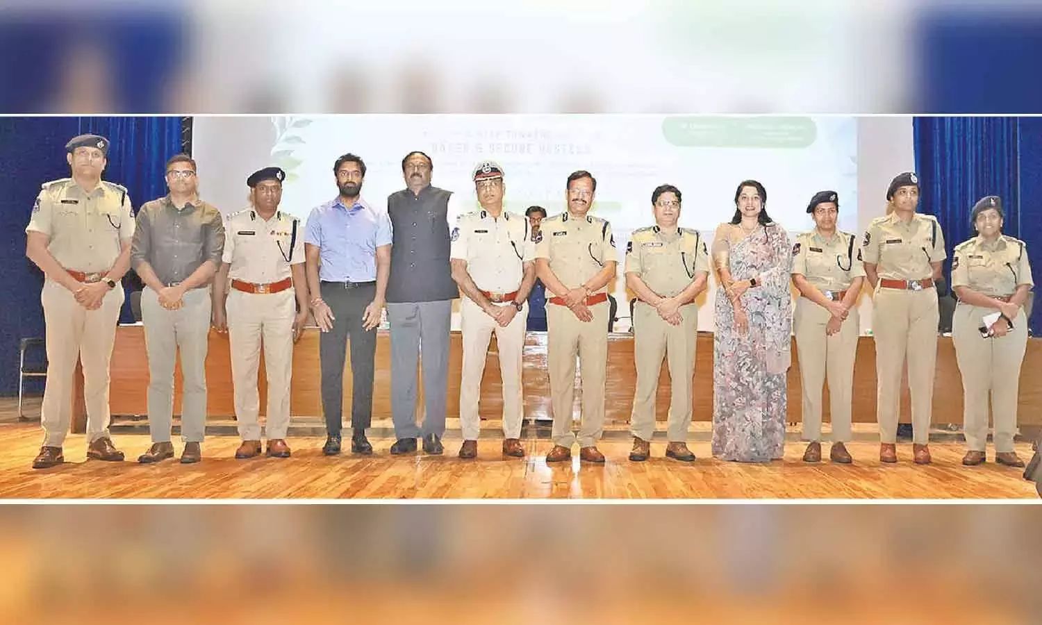 Telangana: हैदराबाद पुलिस ने महिला हॉस्टल की सुरक्षा के लिए मानक बढ़ाए Telangana: हैदराबाद पुलिस ने महिला हॉस्टल की सुरक्षा के लिए मानक बढ़ाए
