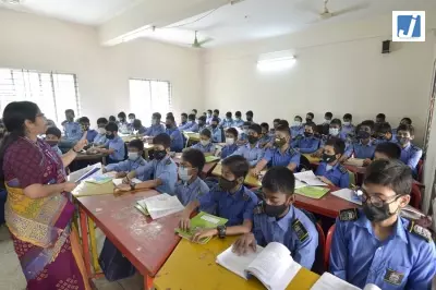 बांग्लादेश में कमजोर शिक्षा व्यवस्था से गहरा रहा युवा रोजगार संकट : रिपोर्ट बांग्लादेश में कमजोर शिक्षा व्यवस्था से गहरा रहा युवा रोजगार संकट : रिपोर्ट