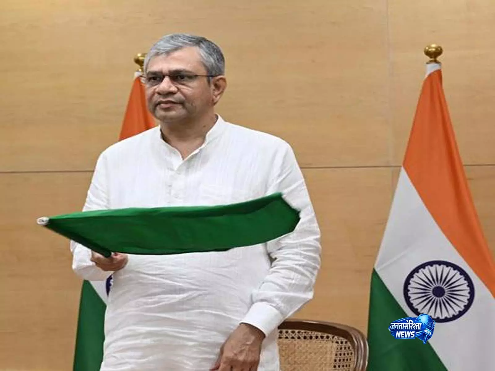 Ramnagar-देहरादून एक्सप्रेस को हरी झंडी, रेल कनेक्टिविटी मजबूत होगी Ramnagar-देहरादून एक्सप्रेस को हरी झंडी, रेल कनेक्टिविटी मजबूत होगी