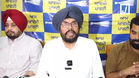 पंजाब: आप आदमी पार्टी ने केंद्र पर ग्रामीण विकास निधि रोकने का आरोप लगाया पंजाब: आप आदमी पार्टी ने केंद्र पर ग्रामीण विकास निधि रोकने का आरोप लगाया