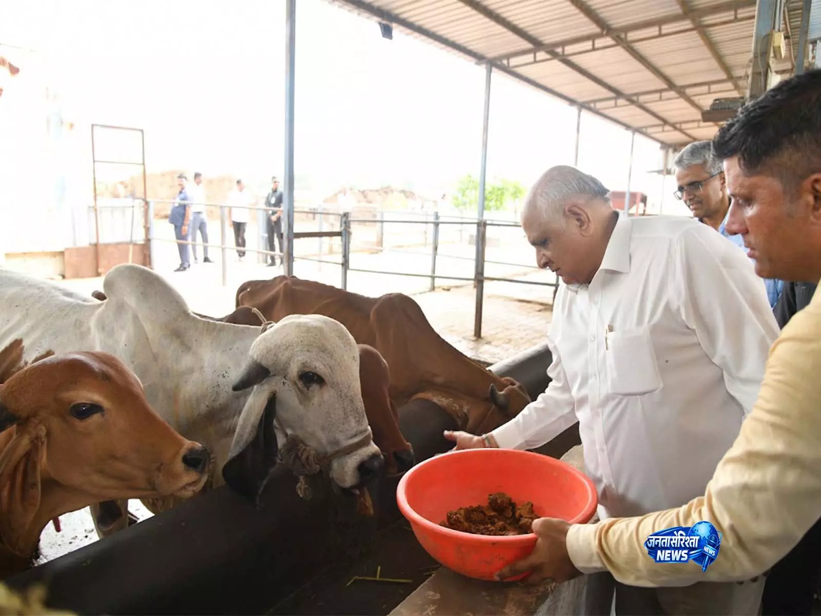 गुजरात के CM भूपेन्द्र पटेल ने महुन्द्रा में प्राकृतिक कृषि फार्म का किया दौरा गुजरात के CM भूपेन्द्र पटेल ने महुन्द्रा में प्राकृतिक कृषि फार्म का किया दौरा