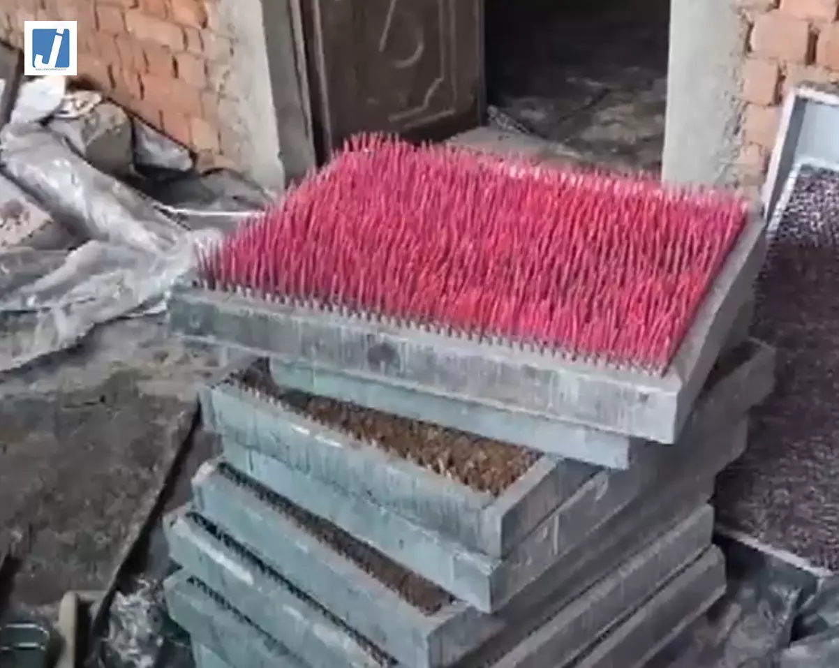 पटाखा फैक्ट्री में भीषण आग, रामोल-गात्रड रोड स्थित टैलेंट फायरवर्क्स में मचा हड़कंप पटाखा फैक्ट्री में भीषण आग, रामोल-गात्रड रोड स्थित टैलेंट फायरवर्क्स में मचा हड़कंप