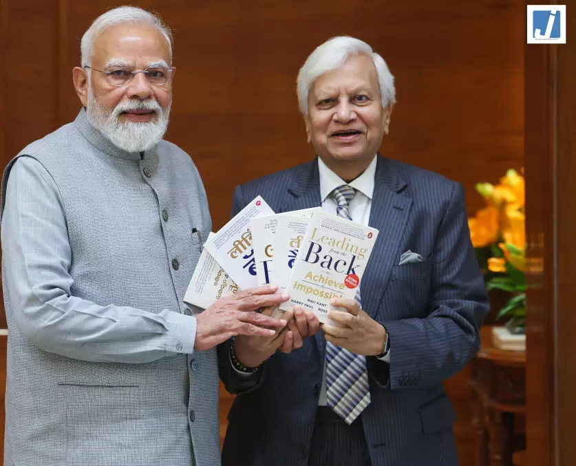 उद्योग जगत के दिग्गज रवि कांत ने पीएम मोदी से की मुलाकात उद्योग जगत के दिग्गज रवि कांत ने पीएम मोदी से की मुलाकात