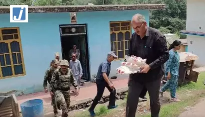 जम्मू-कश्मीर के पुंछ जिले में नियंत्रण रेखा के पास 25 करोड़ रुपए की हेरोइन जब्त जम्मू-कश्मीर के पुंछ जिले में नियंत्रण रेखा के पास 25 करोड़ रुपए की हेरोइन जब्त