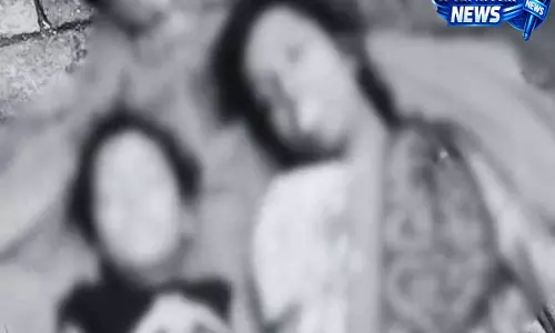 Ranchi: बंद कमरे में दम घुटने से मां और बेटे की दर्दनाक मौत, दो की हालत गंभीर Ranchi: बंद कमरे में दम घुटने से मां और बेटे की दर्दनाक मौत, दो की हालत गंभीर