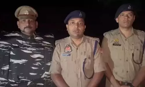 यूपी: बलिया पुलिस की बड़ी कार्रवाई, अंतरराज्यीय वाहन चोर गिरोह के 5 आरोपी गिरफ्तार यूपी: बलिया पुलिस की बड़ी कार्रवाई, अंतरराज्यीय वाहन चोर गिरोह के 5 आरोपी गिरफ्तार