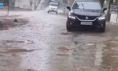 बारिश से मकान ढहा, साहू परिवार बाल-बाल बचा