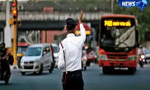 मॉनसून सत्र को लेकर दिल्ली पुलिस अलर्ट, कई मार्गों पर ट्रैफिक बदलाव की तैयारी मॉनसून सत्र को लेकर दिल्ली पुलिस अलर्ट, कई मार्गों पर ट्रैफिक बदलाव की तैयारी