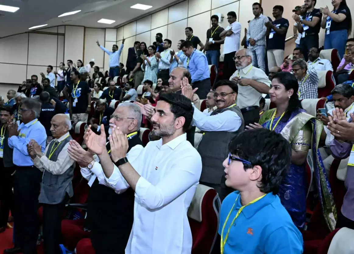 Andhra: गवर्नर, नायडू और लोकेश ने स्काईरूट के ऑर्बिटल मिशन की तारीफ़ की Andhra: गवर्नर, नायडू और लोकेश ने स्काईरूट के ऑर्बिटल मिशन की तारीफ़ की