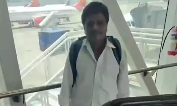 Andhra: एक व्यक्ति की पहली एयरपोर्ट यात्रा ने केंद्रीय मंत्री के चेहरे पर मुस्कान ला दी Andhra: एक व्यक्ति की पहली एयरपोर्ट यात्रा ने केंद्रीय मंत्री के चेहरे पर मुस्कान ला दी