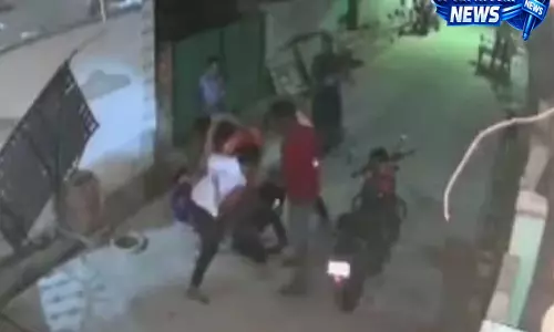 आंध्र प्रदेश के गुंटूर में महिला पर हमला और अपमान का आरोप, पुलिस ने आरोपी को पकड़ा आंध्र प्रदेश के गुंटूर में महिला पर हमला और अपमान का आरोप, पुलिस ने आरोपी को पकड़ा