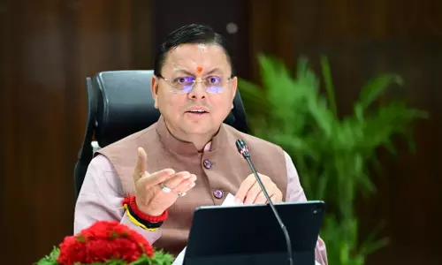 Dehradun: उत्तराखंड की प्रकृति बचाने में नेचर गाइड निभा रहे अहम भूमिका : धामी Dehradun: उत्तराखंड की प्रकृति बचाने में नेचर गाइड निभा रहे अहम भूमिका : धामी