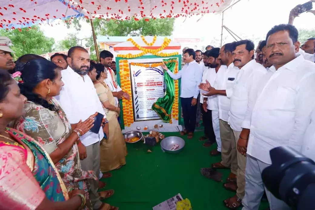 Telangana: मंत्री ने खम्मम में कल्याण और विकास पर ज़ोर दिया Telangana: मंत्री ने खम्मम में कल्याण और विकास पर ज़ोर दिया