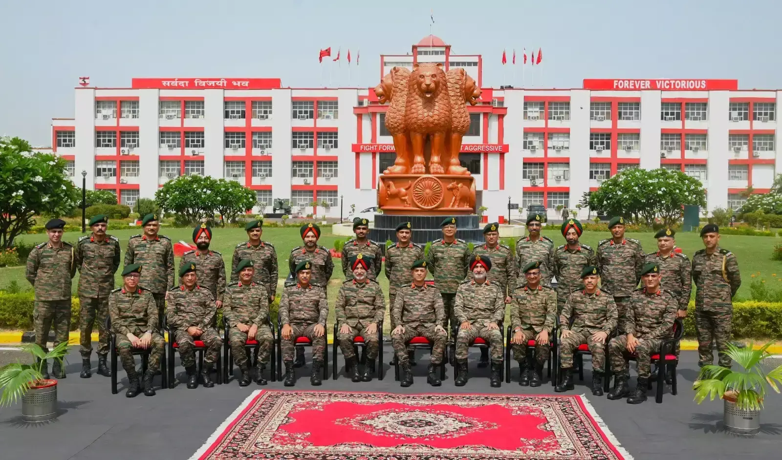Jaipur: सप्त शक्ति कमान प्रमुख ने सैनिकों का बढ़ाया उत्साह, तैयारियों की सराहना Jaipur: सप्त शक्ति कमान प्रमुख ने सैनिकों का बढ़ाया उत्साह, तैयारियों की सराहना