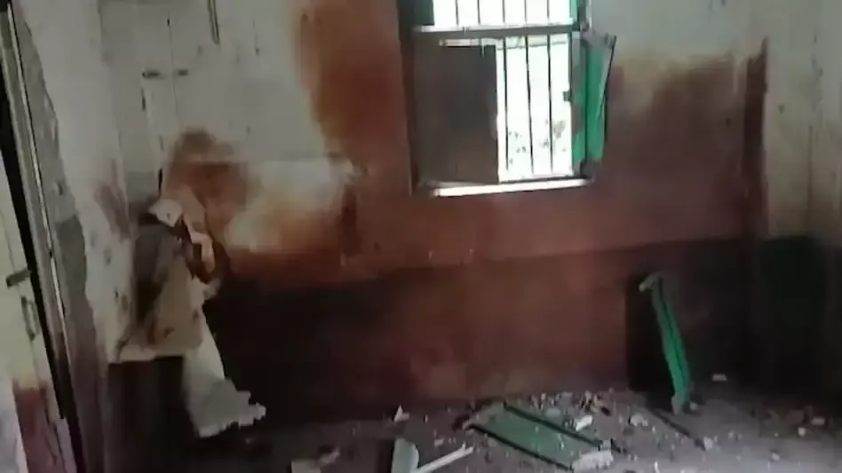 Kolkata: राजारहाट विस्फोट केस में मुख्य आरोपित अब भी पुलिस की पकड़ से दूर Kolkata: राजारहाट विस्फोट केस में मुख्य आरोपित अब भी पुलिस की पकड़ से दूर