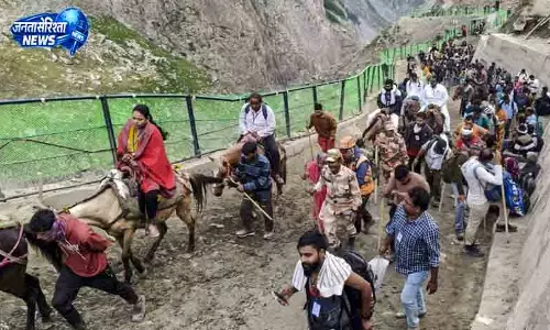 Srinagar खराब मौसम से अमरनाथ यात्रा स्थगित Srinagar खराब मौसम से अमरनाथ यात्रा स्थगित