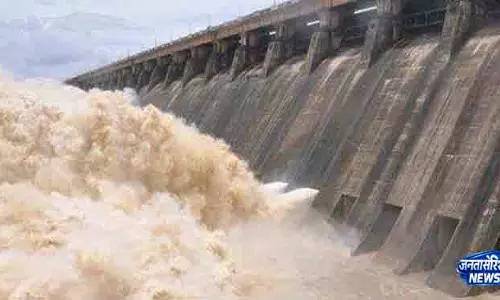 Odisha: हीराकुंड बांध के अधिकारियों ने चार स्लुइस गेट खोले Odisha: हीराकुंड बांध के अधिकारियों ने चार स्लुइस गेट खोले