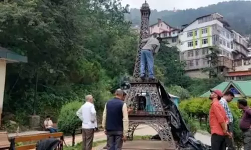 Shimla: मॉल रोड-रिज पर दुनिया के अजूबों की झलक, पर्यटक हुए आकर्षित Shimla: मॉल रोड-रिज पर दुनिया के अजूबों की झलक, पर्यटक हुए आकर्षित