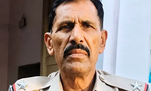 Dausa: हार्ट अटैक से एएसआई की मौत की आशंका, पुलिस में शोक की लहर Dausa: हार्ट अटैक से एएसआई की मौत की आशंका, पुलिस में शोक की लहर