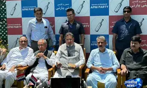 Srinagar अपनी पार्टी ने एनसी आंदोलन से बनाई दूरी Srinagar अपनी पार्टी ने एनसी आंदोलन से बनाई दूरी