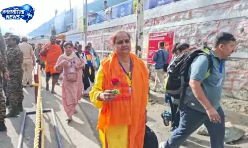 Srinagar अमरनाथ यात्रा अस्थायी रूप से निलंबित Srinagar अमरनाथ यात्रा अस्थायी रूप से निलंबित