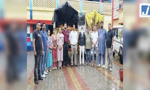 STF ने नकली दवाइयों की फैक्ट्री पकड़ी, भारी मात्रा में अवैध शराब भी बरामद STF ने नकली दवाइयों की फैक्ट्री पकड़ी, भारी मात्रा में अवैध शराब भी बरामद