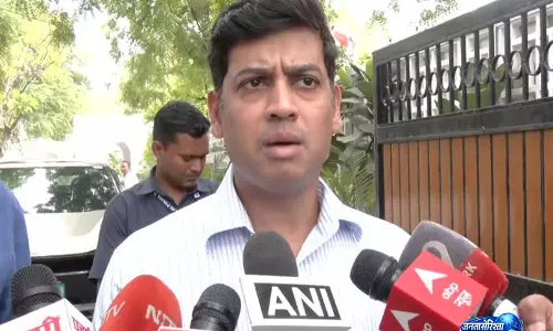 6 UBT सांसदों के शिवसेना में विलय के तकनीकी पहलुओं पर स्पीकर लेंगे फैसला— श्रीकांत शिंदे 6 UBT सांसदों के शिवसेना में विलय के तकनीकी पहलुओं पर स्पीकर लेंगे फैसला— श्रीकांत शिंदे