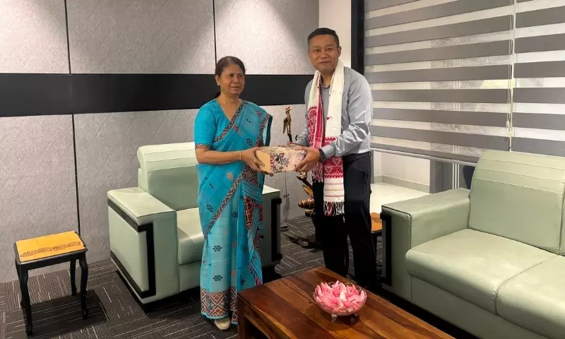 असम और मिज़ोरम पूर्वोत्तर में संयुक्त पर्यटन पहल की योजना बना रहे असम और मिज़ोरम पूर्वोत्तर में संयुक्त पर्यटन पहल की योजना बना रहे