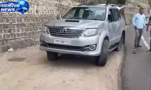 सलोगड़ा के पास हाईवे पर पलटी फॉर्च्यूनर, छह लोग घायल सलोगड़ा के पास हाईवे पर पलटी फॉर्च्यूनर, छह लोग घायल