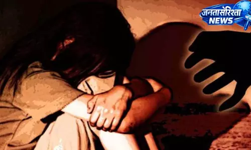 पिता पर लगा 10 वर्षीय बेटी से दुष्कर्म का आरोप, गिरफ्तार पिता पर लगा 10 वर्षीय बेटी से दुष्कर्म का आरोप, गिरफ्तार