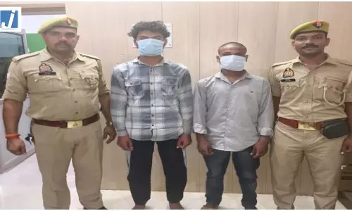 रिश्तों का कत्ल: बेटे ने दोस्त के साथ मिलकर की पिता की चाकू से गोदकर हत्या, हत्याकांड का कारण चौंकाने वाला रिश्तों का कत्ल: बेटे ने दोस्त के साथ मिलकर की पिता की चाकू से गोदकर हत्या, हत्याकांड का कारण चौंकाने वाला