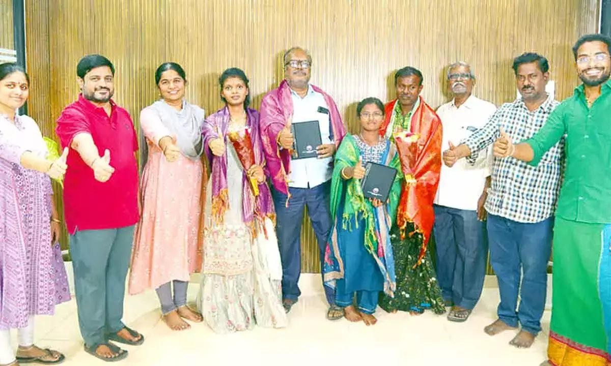 Andhra: तेजा जूनियर कॉलेज ने NEET 2026 में शानदार रैंक हासिल की Andhra: तेजा जूनियर कॉलेज ने NEET 2026 में शानदार रैंक हासिल की